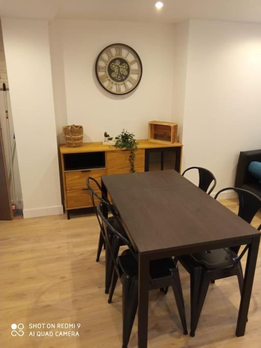 Appartement Industriel แชร์บูร์ก อ็อง กงต็องแต็ง ภายนอก รูปภาพ